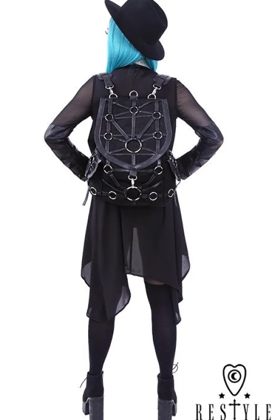 Czarny plecak z kieszeniami, harness, skórzane paski"O-RING BACKPACK"-Restyle Clearance