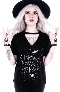 Gotycka koszulka z konstelacjami gwiazd V-neck z chokerem "I NEED SOME SPACE"-Restyle Online