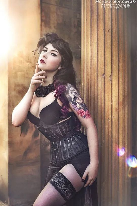 Gotycki gorset z siatki mocno modelujący "CU2 Black Mesh Underbust”-Restyle Outlet